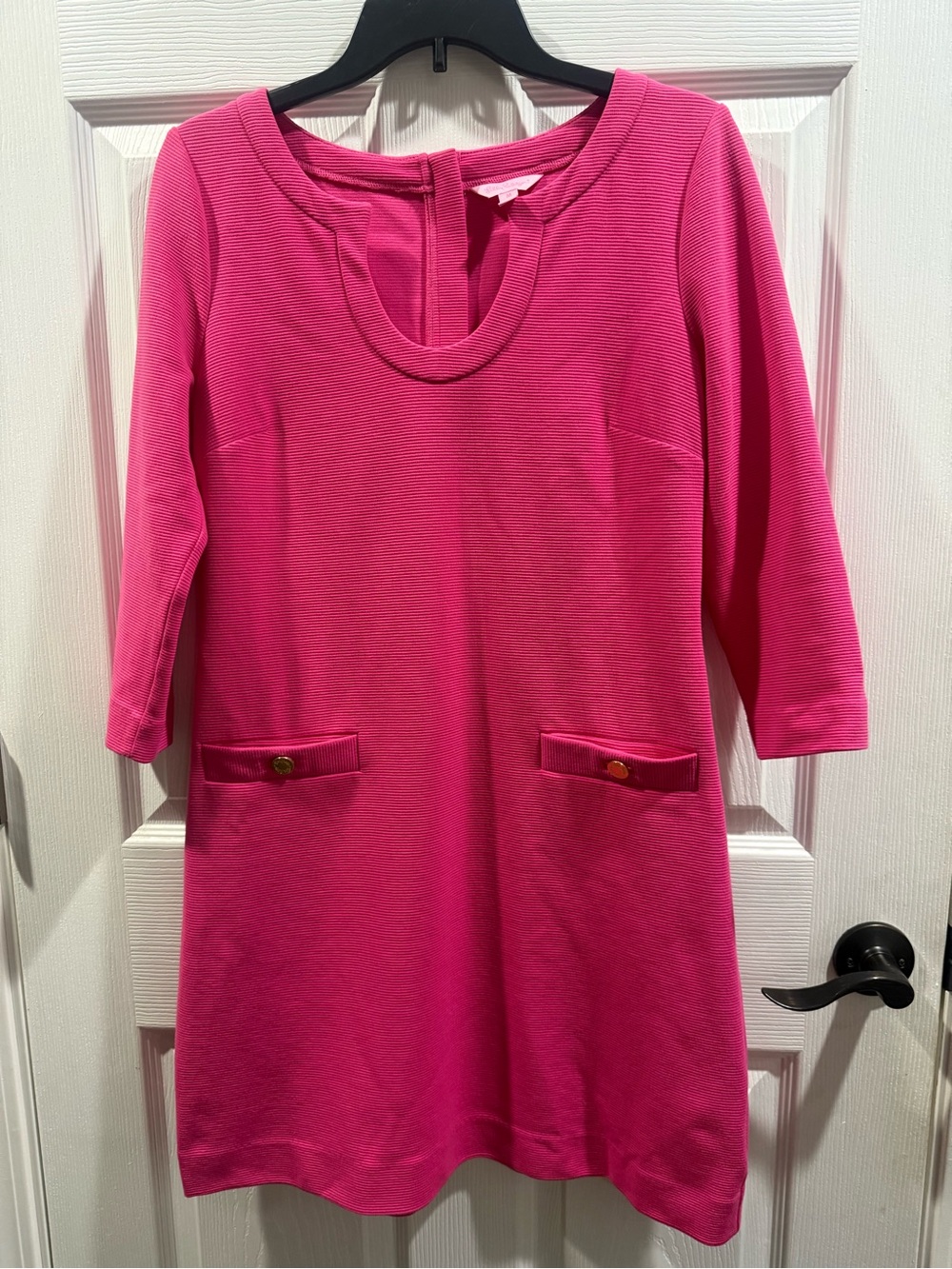 Lilly Pulitzer Pink Ribbed Knit Shift Dress M Gold Buttons 3/4 Sleeve Pockets
